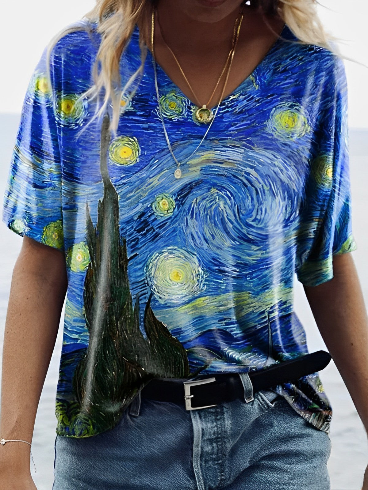 T-shirt Van Gogh Starry Sky z nadrukiem i dekoltem w szpic